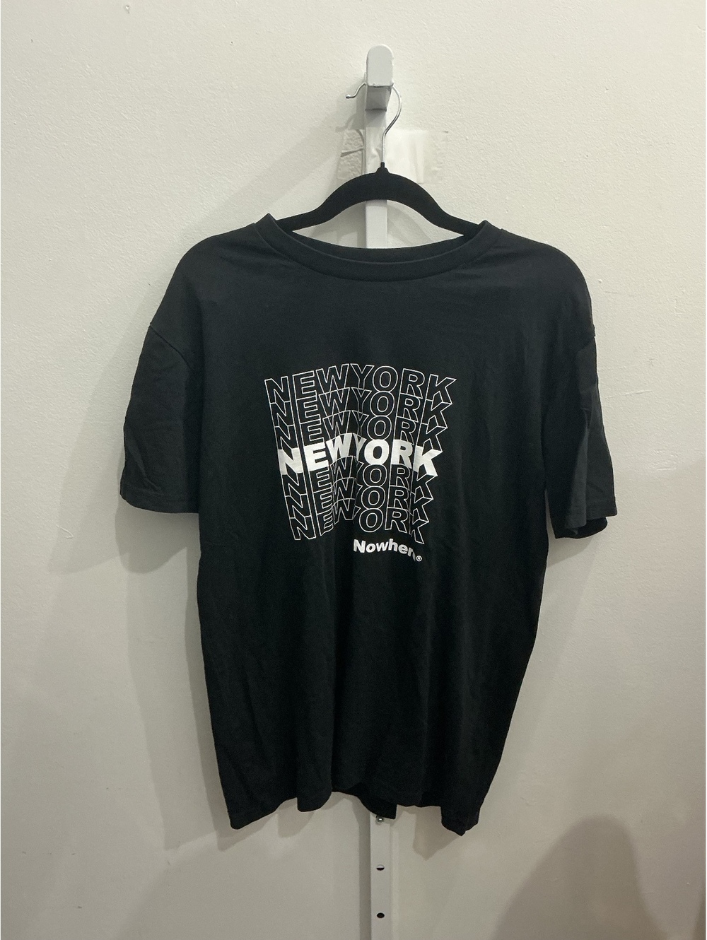 NYON Black Graphic 'New York' T
